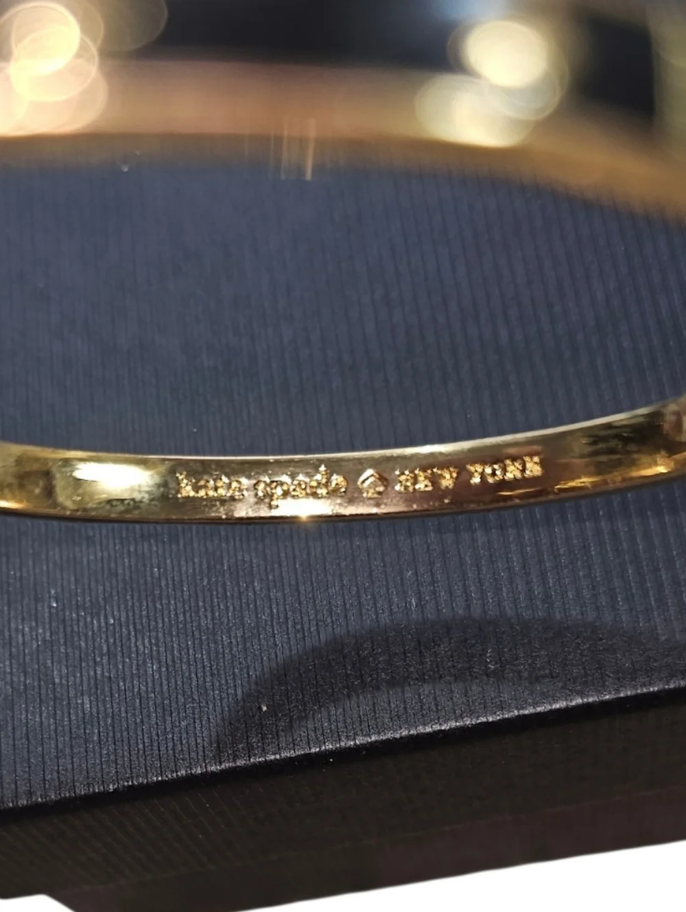 Kate Spade New York Black Enamel Spade Hinged Bangle Bracelet Gold Tone - Picture 4 of 7